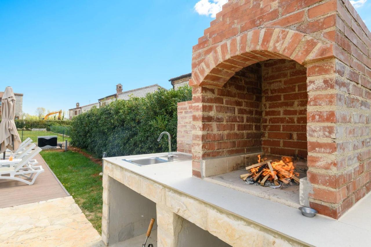 Paradis Villa Stone Queen With Heated Pool Butkovici  Bagian luar foto