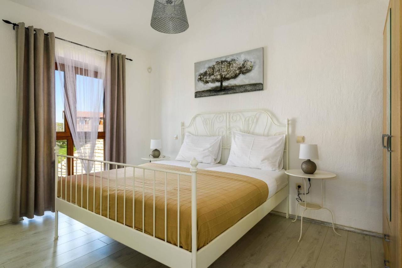 Paradis Villa Stone Queen With Heated Pool Butkovici  Bagian luar foto