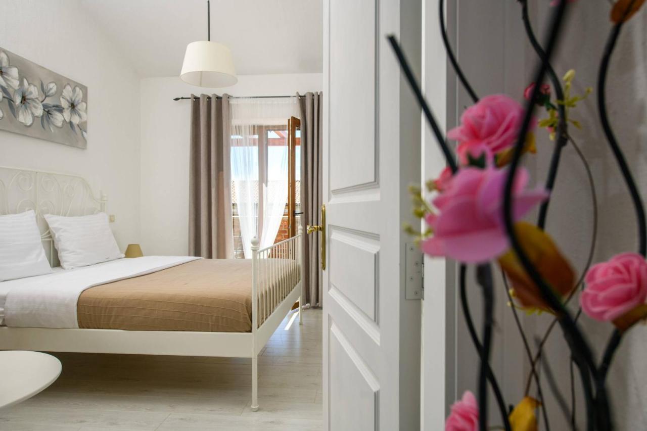 Paradis Villa Stone Queen With Heated Pool Butkovici  Bagian luar foto