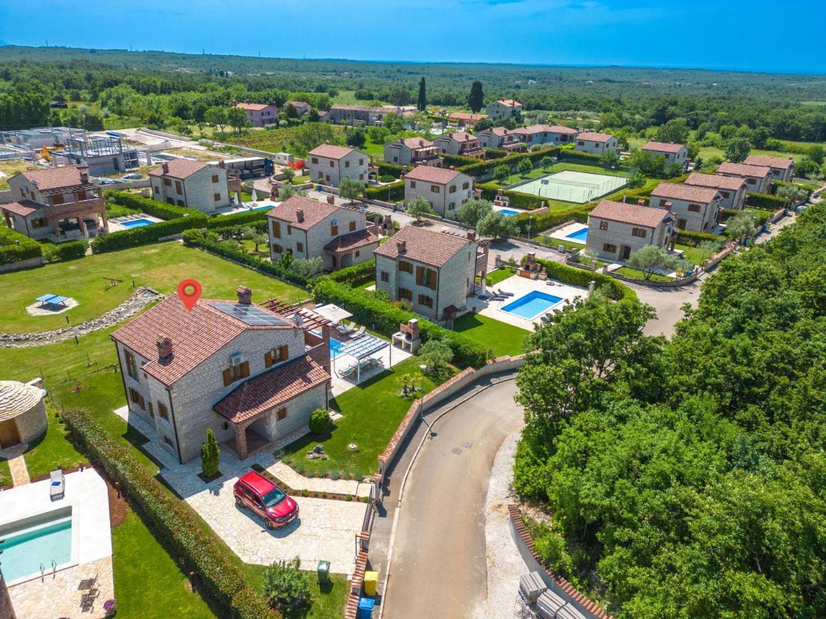 Paradis Villa Stone Queen With Heated Pool Butkovici  Bagian luar foto