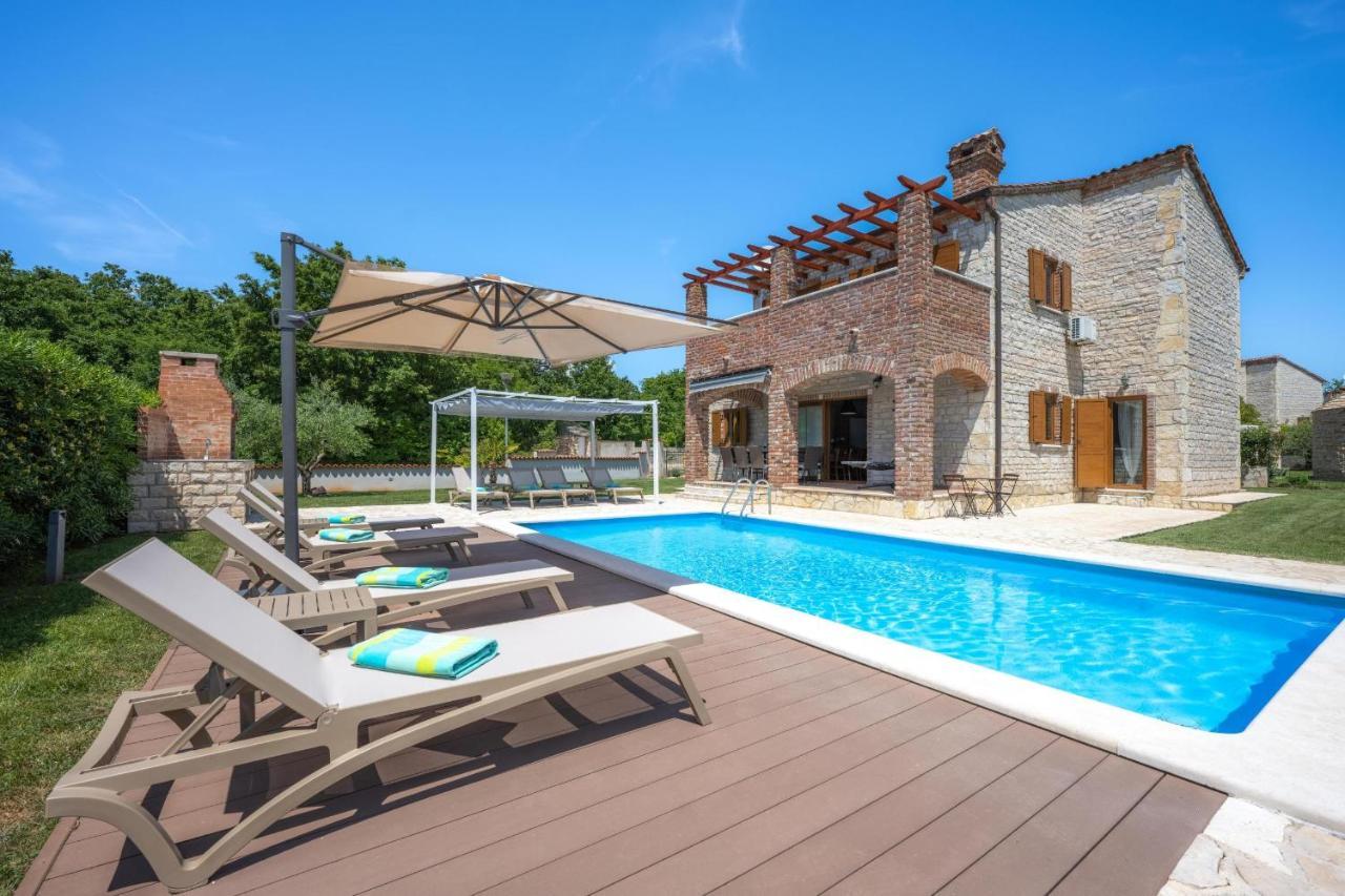 Paradis Villa Stone Queen With Heated Pool Butkovici  Bagian luar foto