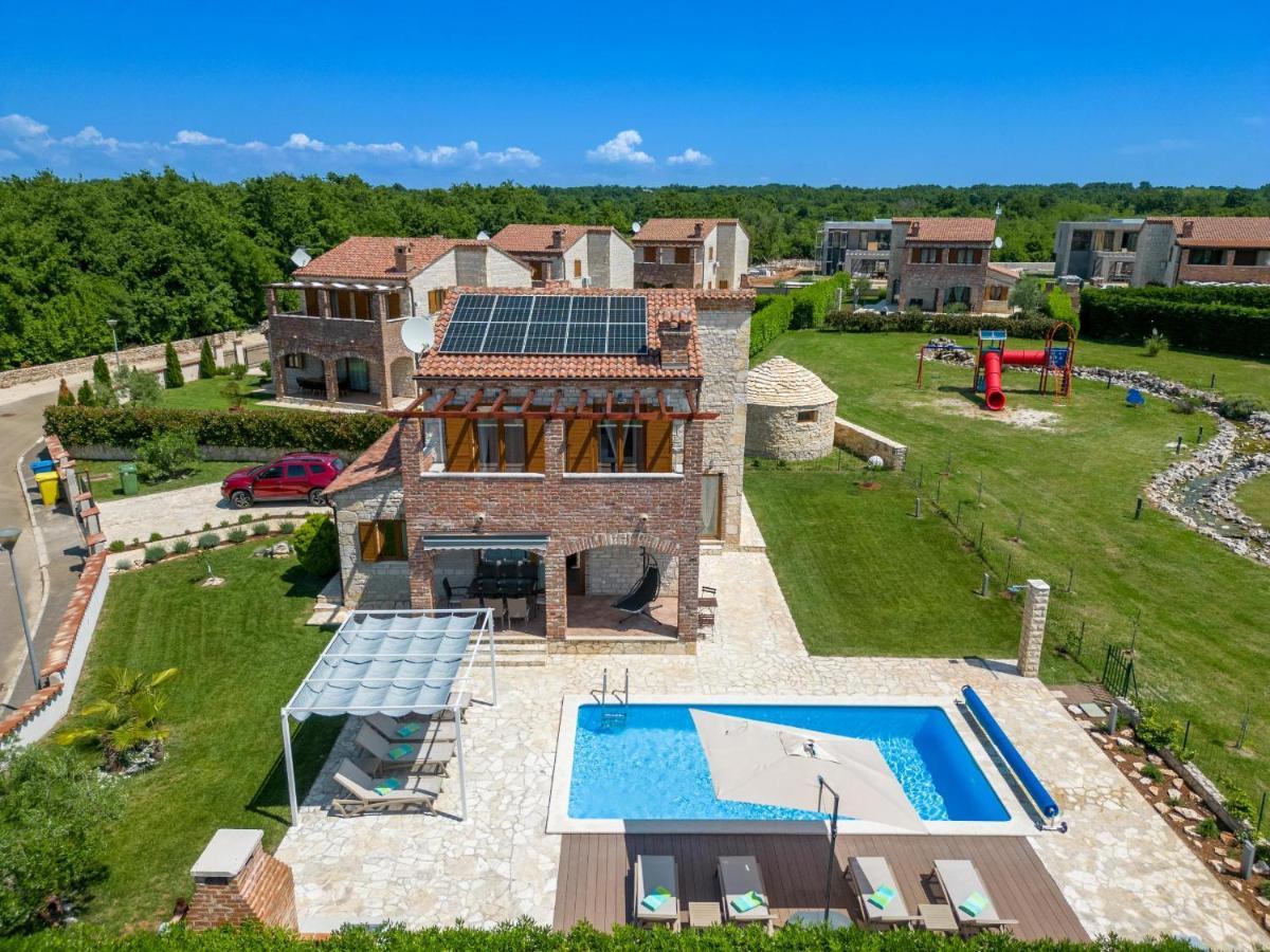 Paradis Villa Stone Queen With Heated Pool Butkovici  Bagian luar foto