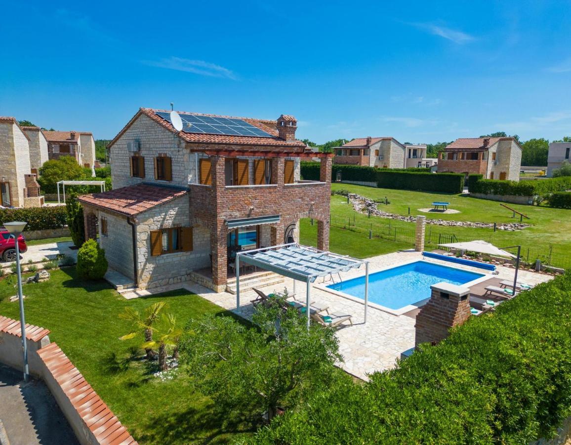 Paradis Villa Stone Queen With Heated Pool Butkovici  Bagian luar foto