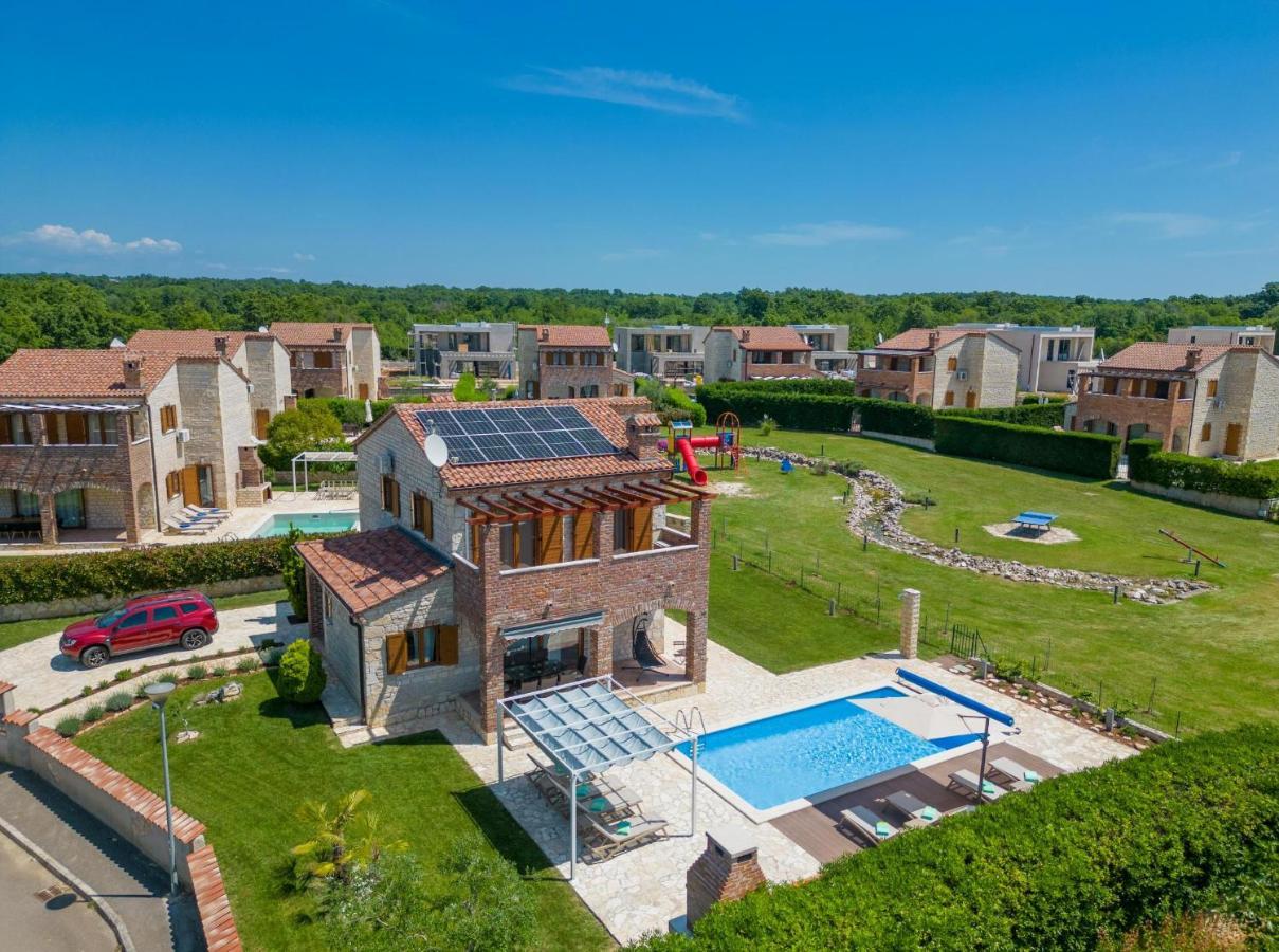 Paradis Villa Stone Queen With Heated Pool Butkovici  Bagian luar foto
