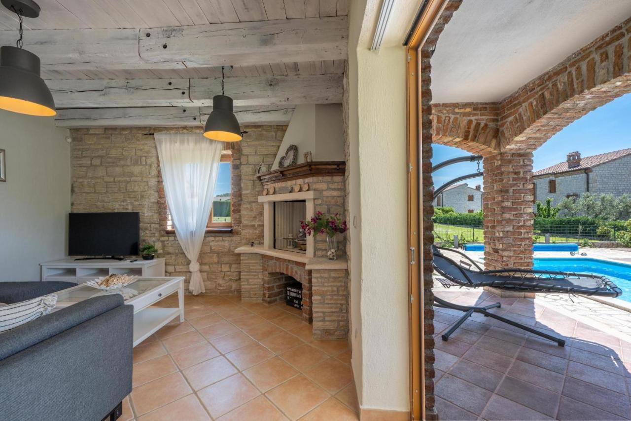 Paradis Villa Stone Queen With Heated Pool Butkovici  Bagian luar foto